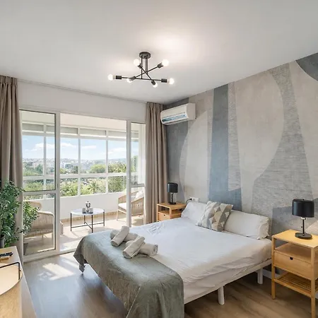 Cubo's Estudio La Colina Seaview & Pool Apartment